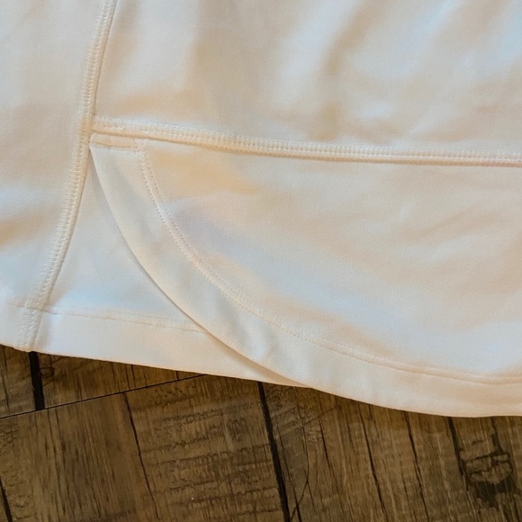 Wilson tennis skirt- large - Picture 3 of 6